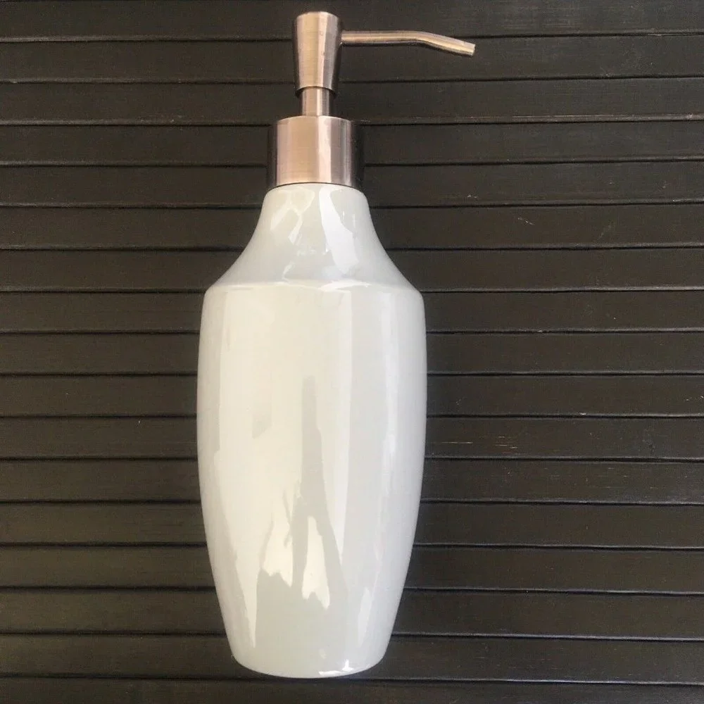 new Nine & Co. Navy Blue Botanicals CERAMIC Bathroom Soap Dispenser + Tumbler